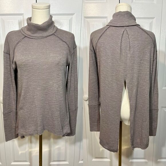 We the Free People Gray Split Back Turtleneck - Picture 1 of 10